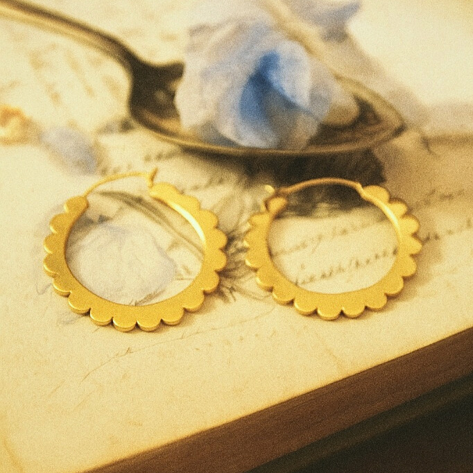 Scalloped Hoop Earrings